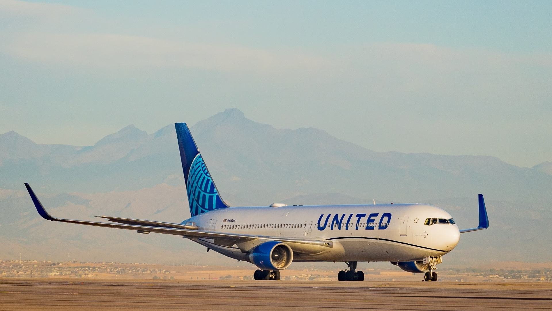 United Boeing 767 2