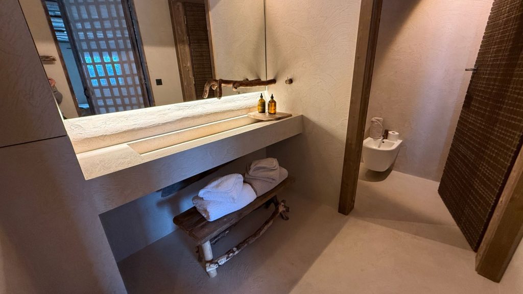 Eriro Alpine Hide Badezimmer