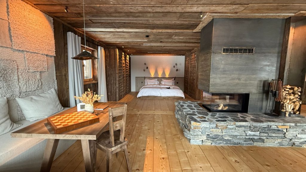 Eriro Alpine Hide Blick In Das Zimmer