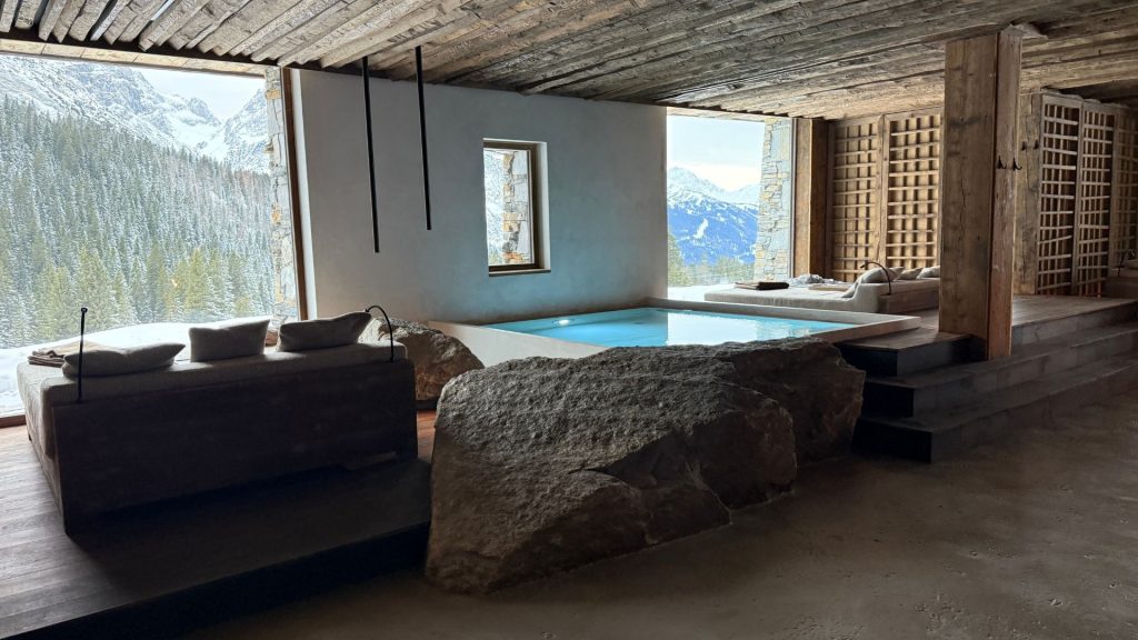 Eriro Alpine Hide Blick In Den Wellnessbereich