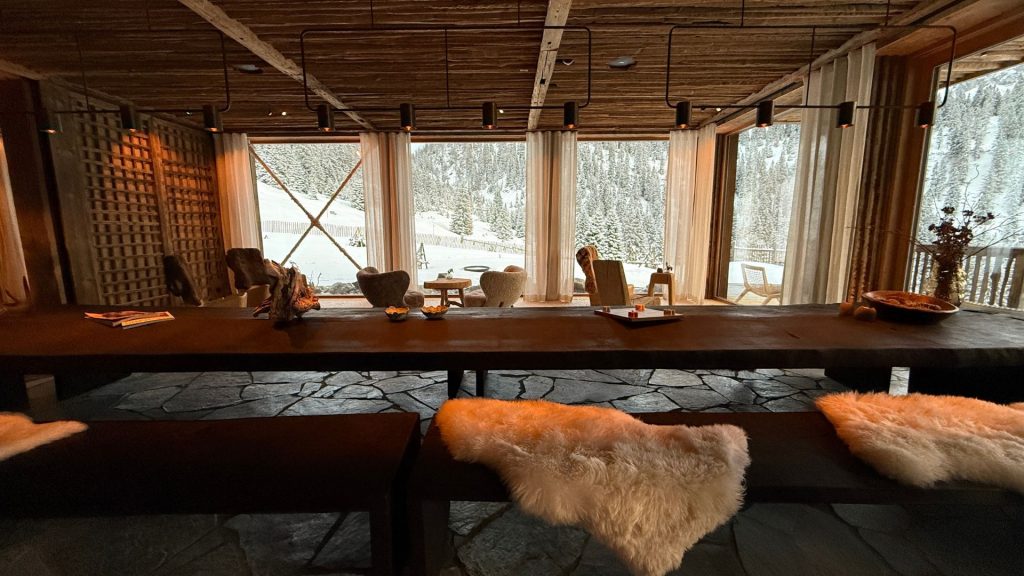 Eriro Alpine Hide Tisch Wohnzimmer 1