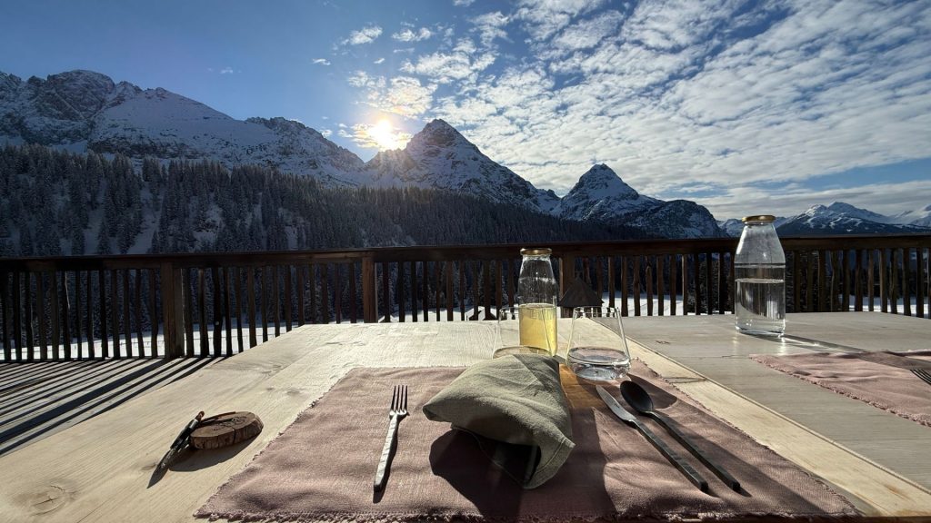 Eriro Alpine Hide Tisch Draußen