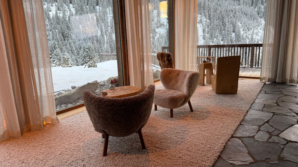 Eriro Alpine Hide Wohnzimmer Fenster 1