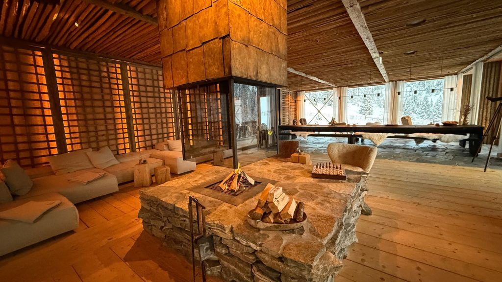 Eriro Alpine Hide Wohnzimmer Kamin