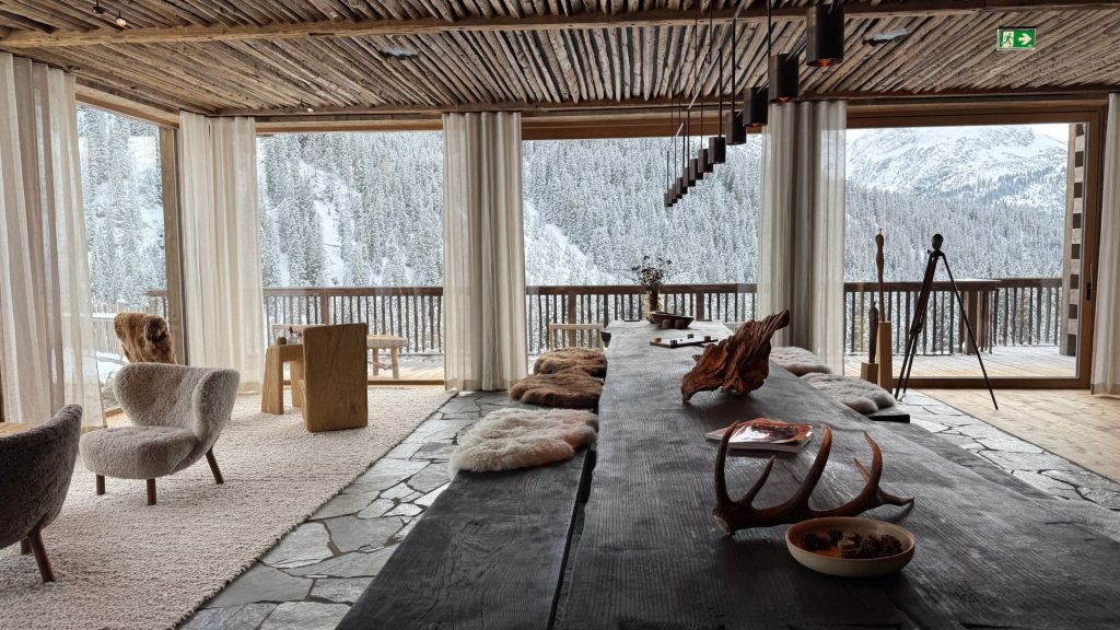 Eriro Alpine Hide Wohnzimmer Tisch 1