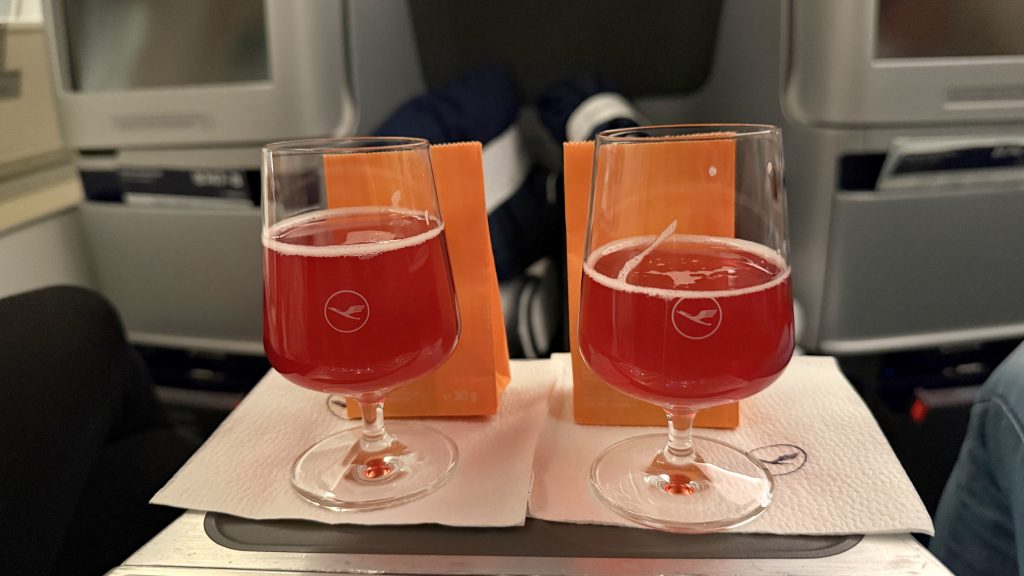 Lufthansa Business Class FOX Willkommensgetraenk