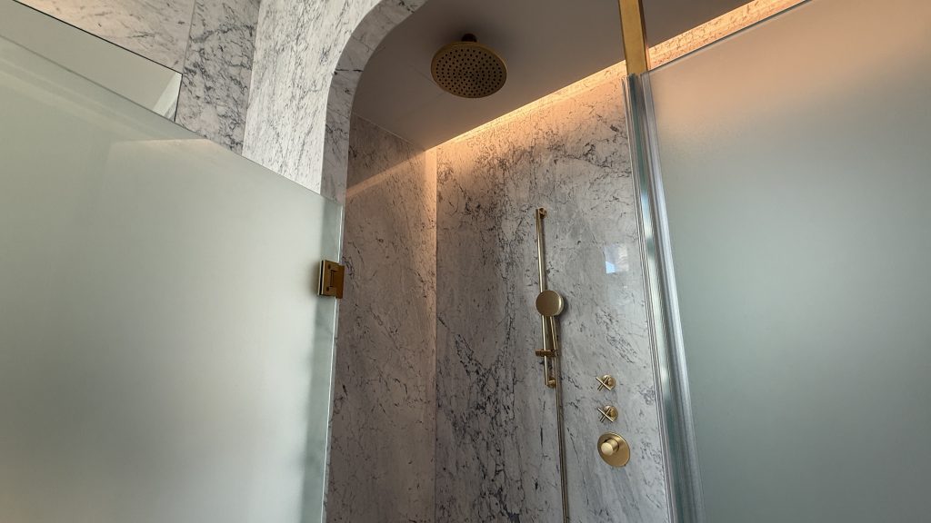 Matild Palace Budapest Dusche Von Unten