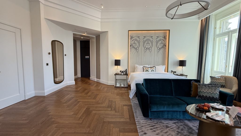 Matild Palace Budapest Schlafzimmer Mit Spiegel