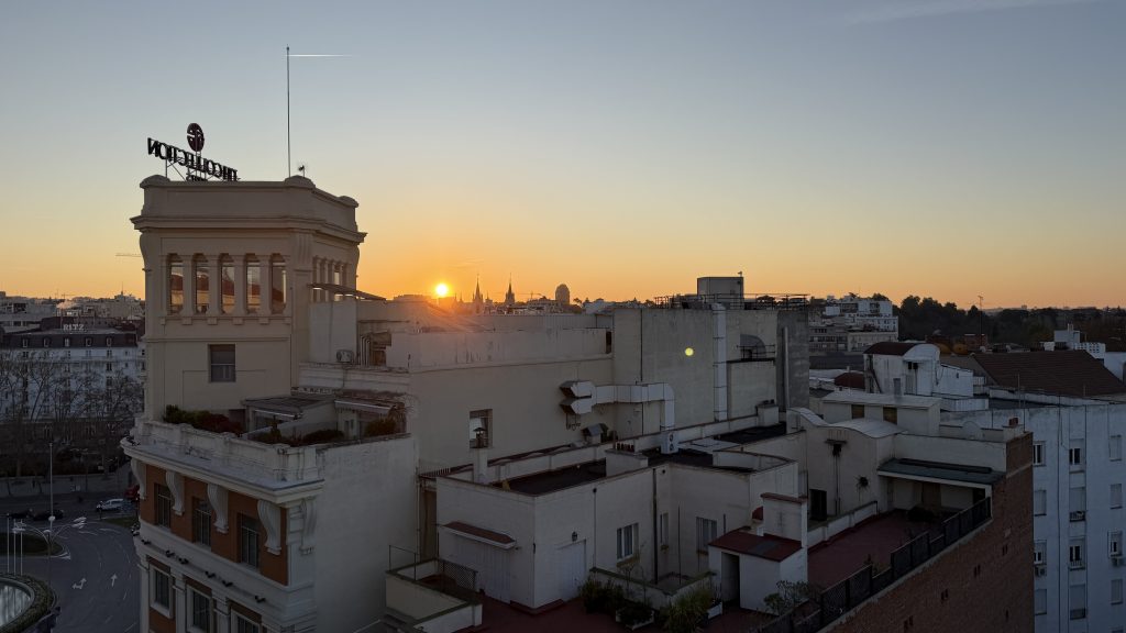The Palace Madrid Ausblick Sonnenuntergang
