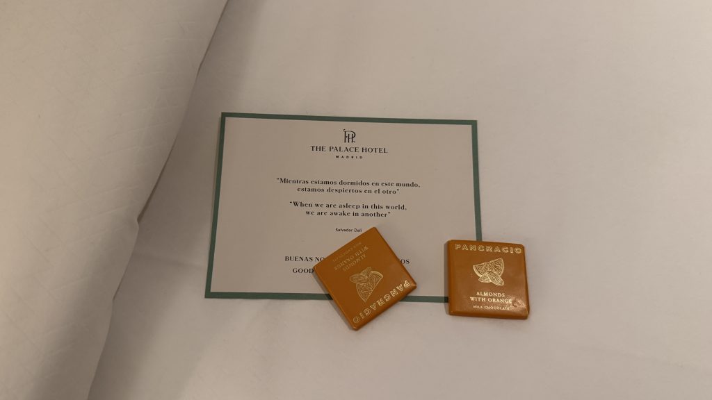 The Palace Madrid Bett Geschenk