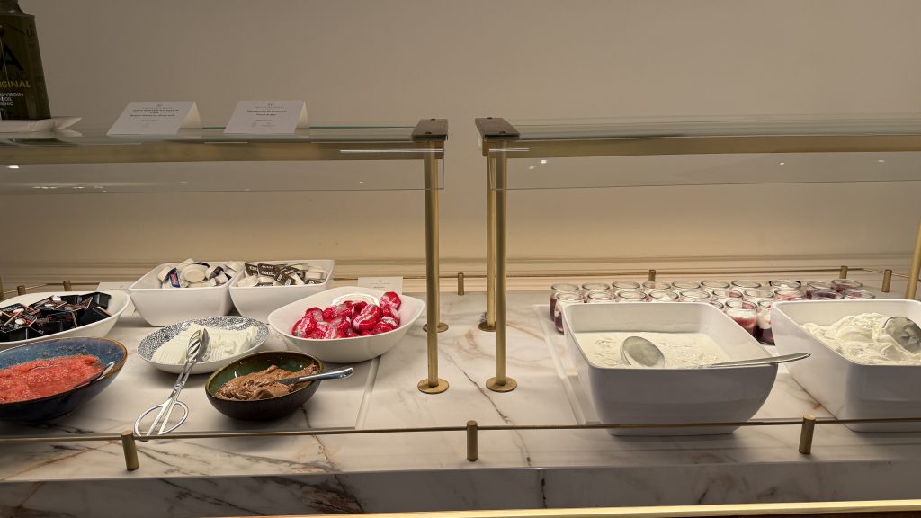 The Palace Madrid Buffet Joghurt