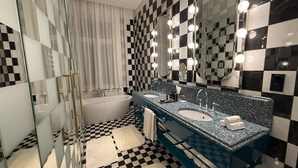 W Budapest Badezimmer