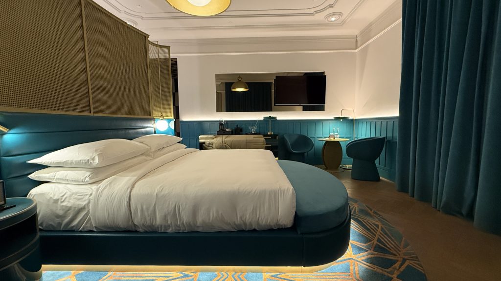 W Budapest Bett 3