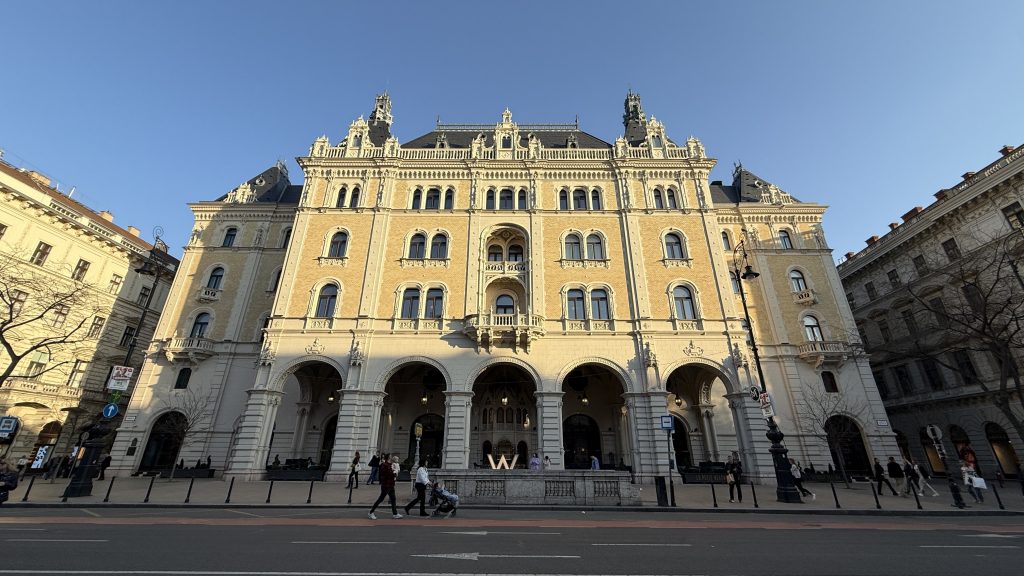 W Budapest Fassade
