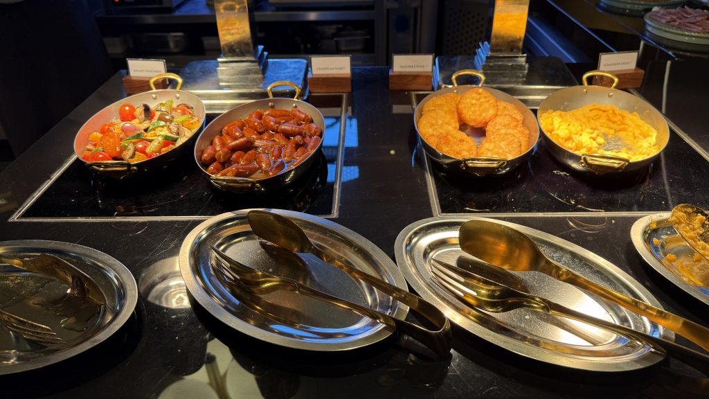 W Budapest Frühstücksbuffet Warm