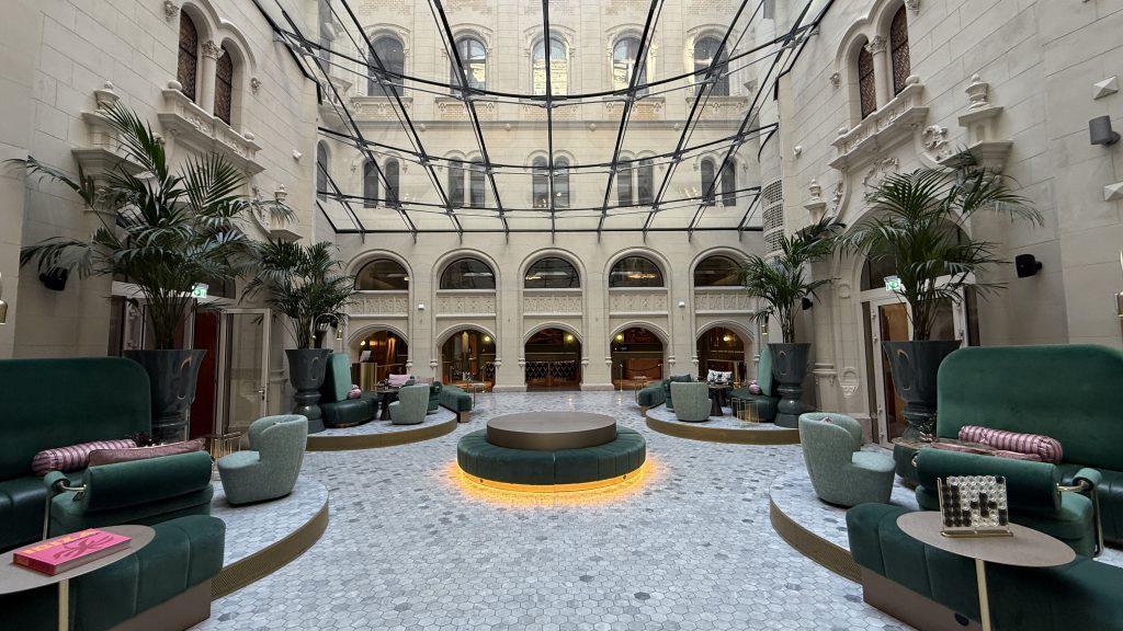 W Budapest Innenhof