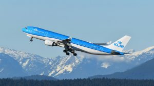 KLM Flugzeug Hebt Ab Von David Syphers Unsplash