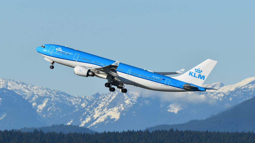 KLM Flugzeug Hebt Ab Von David Syphers Unsplash