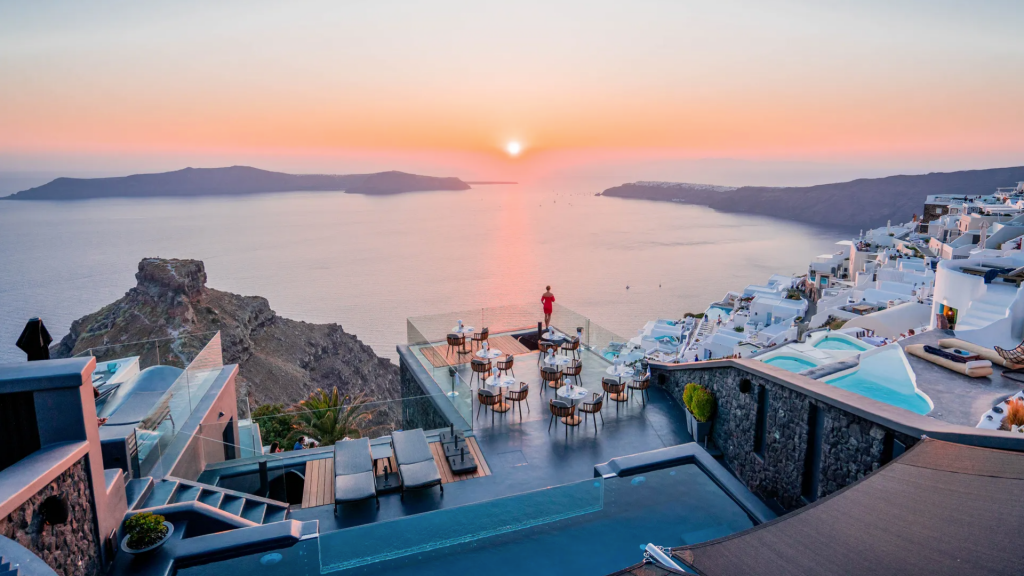 Kivotos Santorini Pool Sonnenuntergang