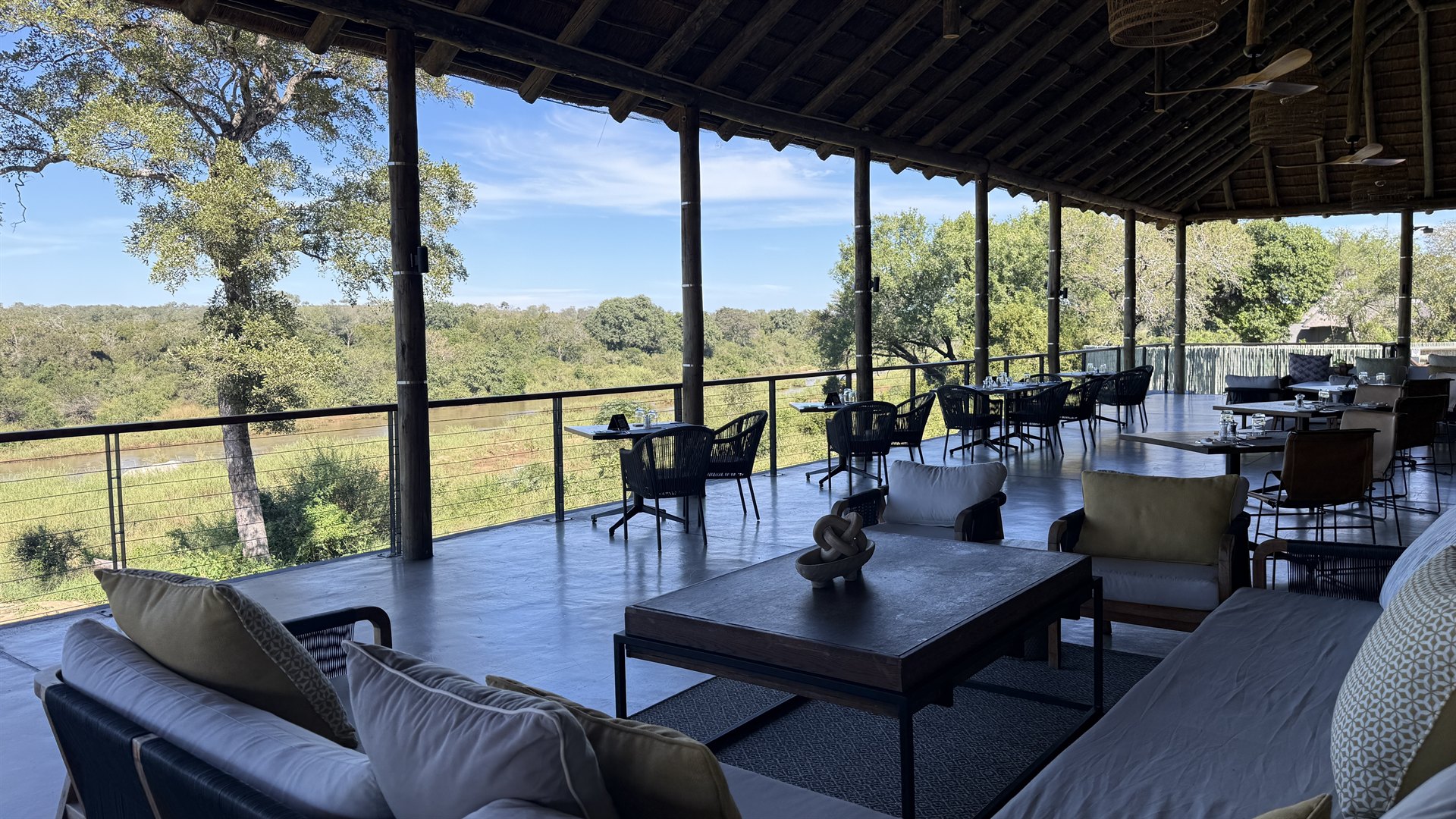 Leopard Sands Kruger Nationalpark Restaurant Terrasse Aussen