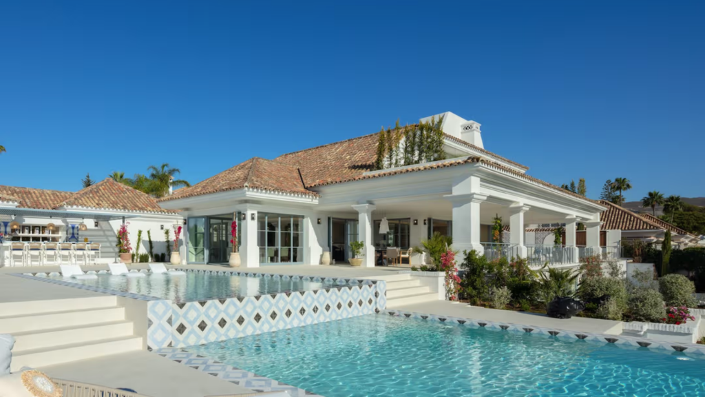 MO Homes Villa Azur Pool