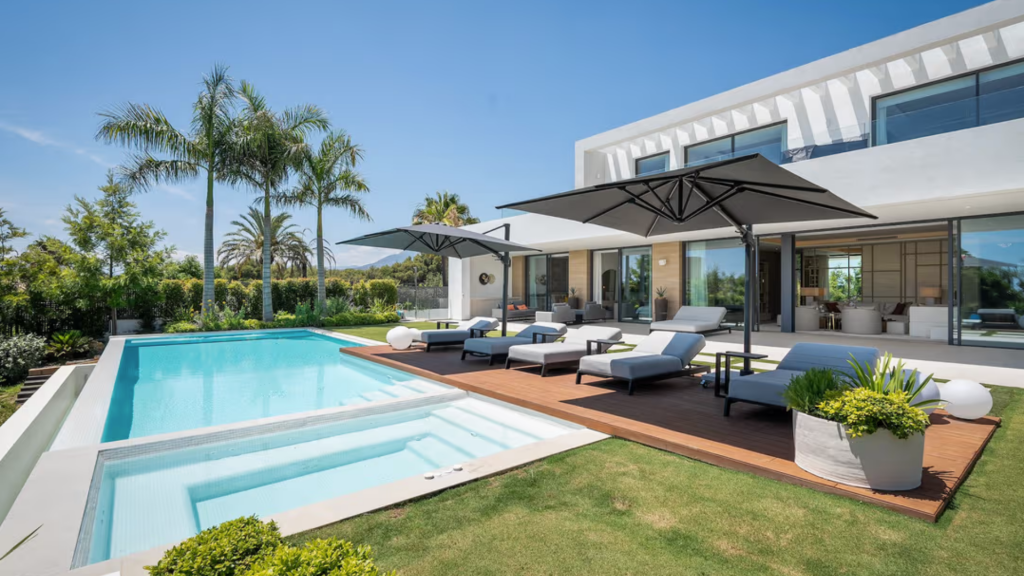 MO Homes Villa Mirage Pool