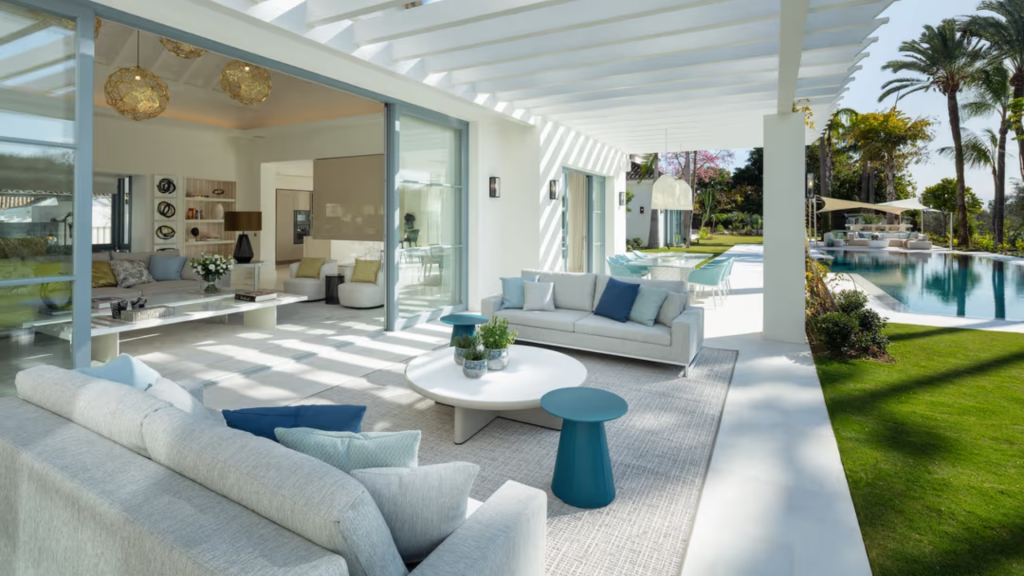 MO Homes Villa Paris Lounge