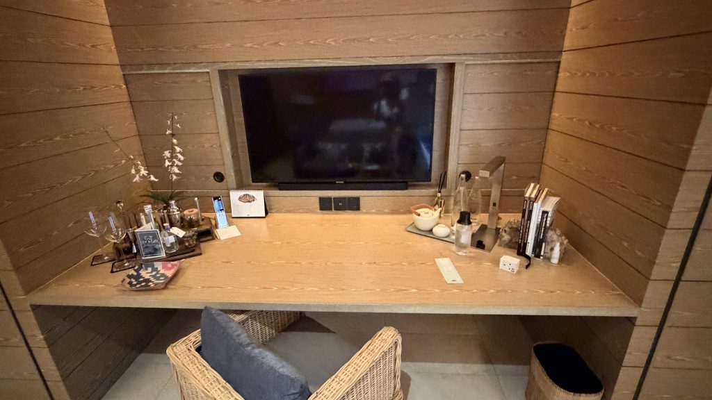 Mandarin Oriental Desaru Coast Rainforest Suite Schreibtisch