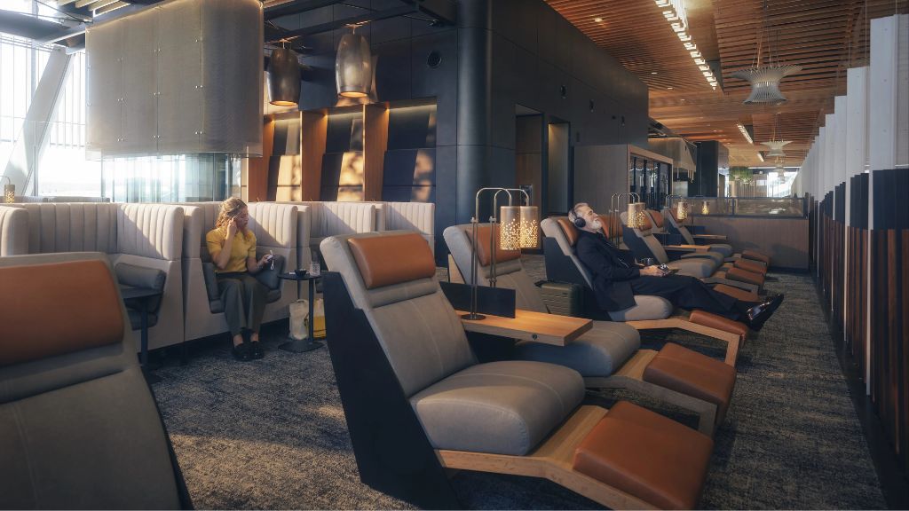Portland Lounge Alaska Airlines Lounger