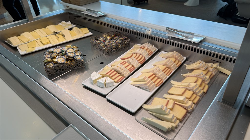 Air France Lounge Paris Cdg Terminal 2e Hall M Käseauswahl