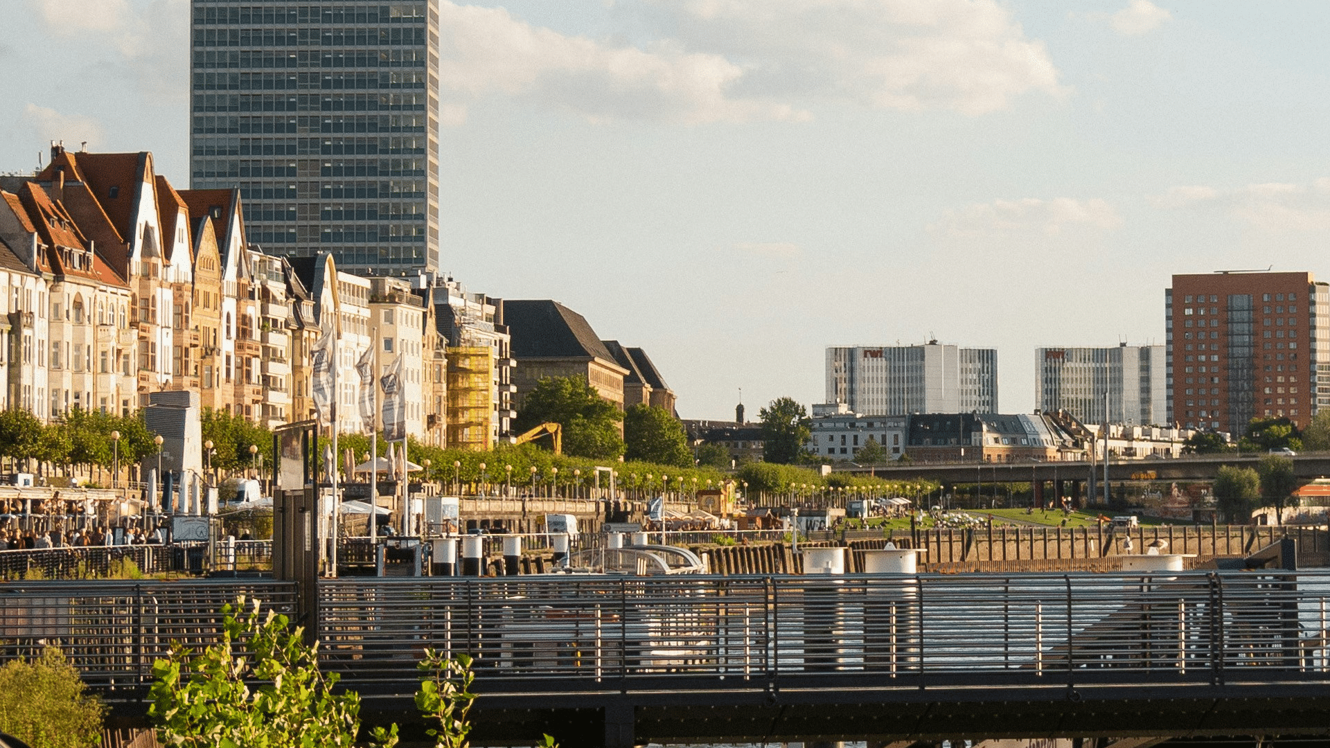 Duesseldorf Rheinufer