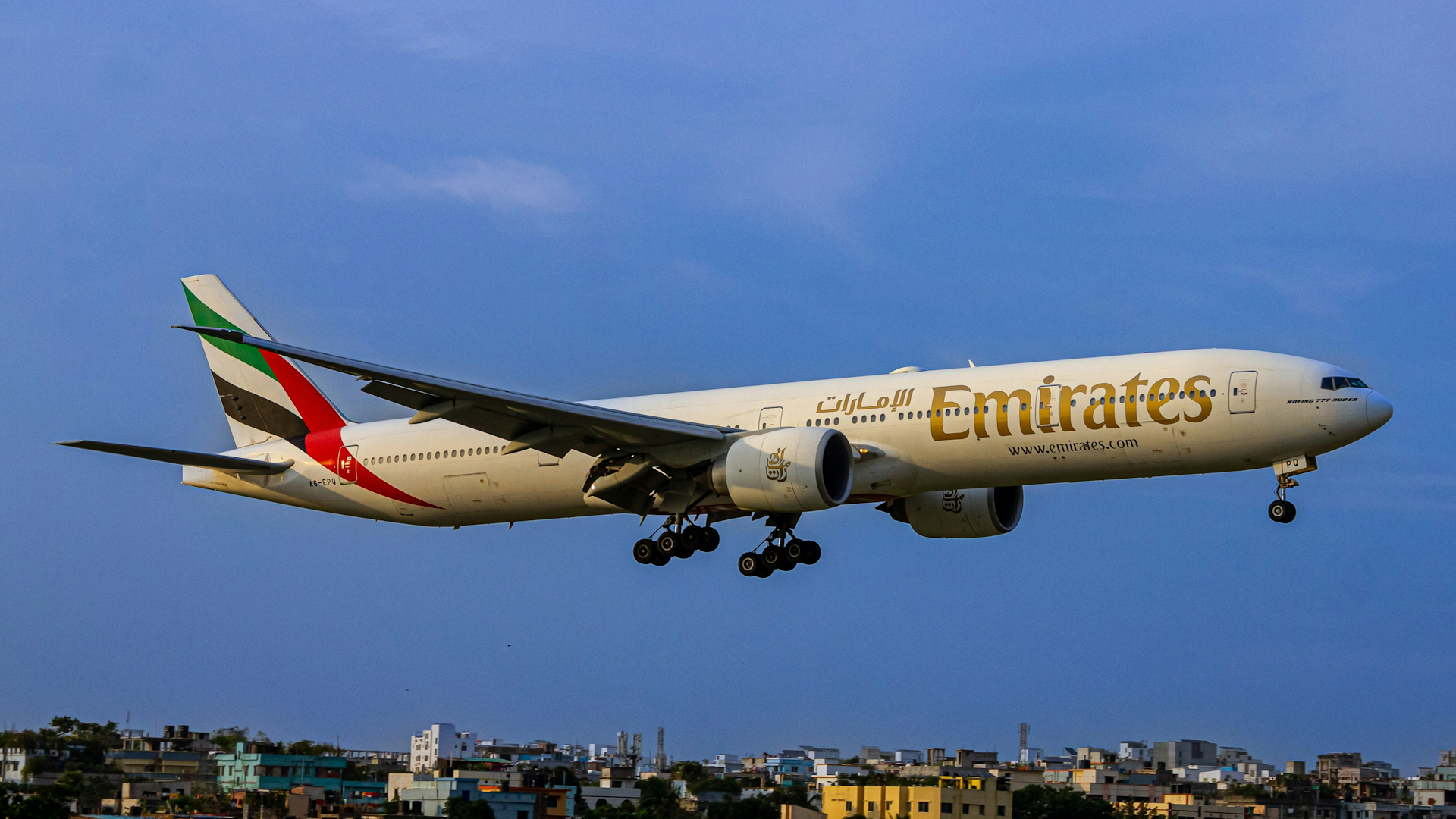 Emirates Airlines Boeing 777 Flug Nacht