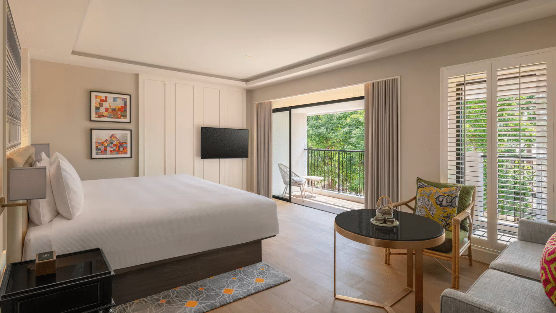 Kahavadi Chiang Rai, Curio Collection King Zimmer