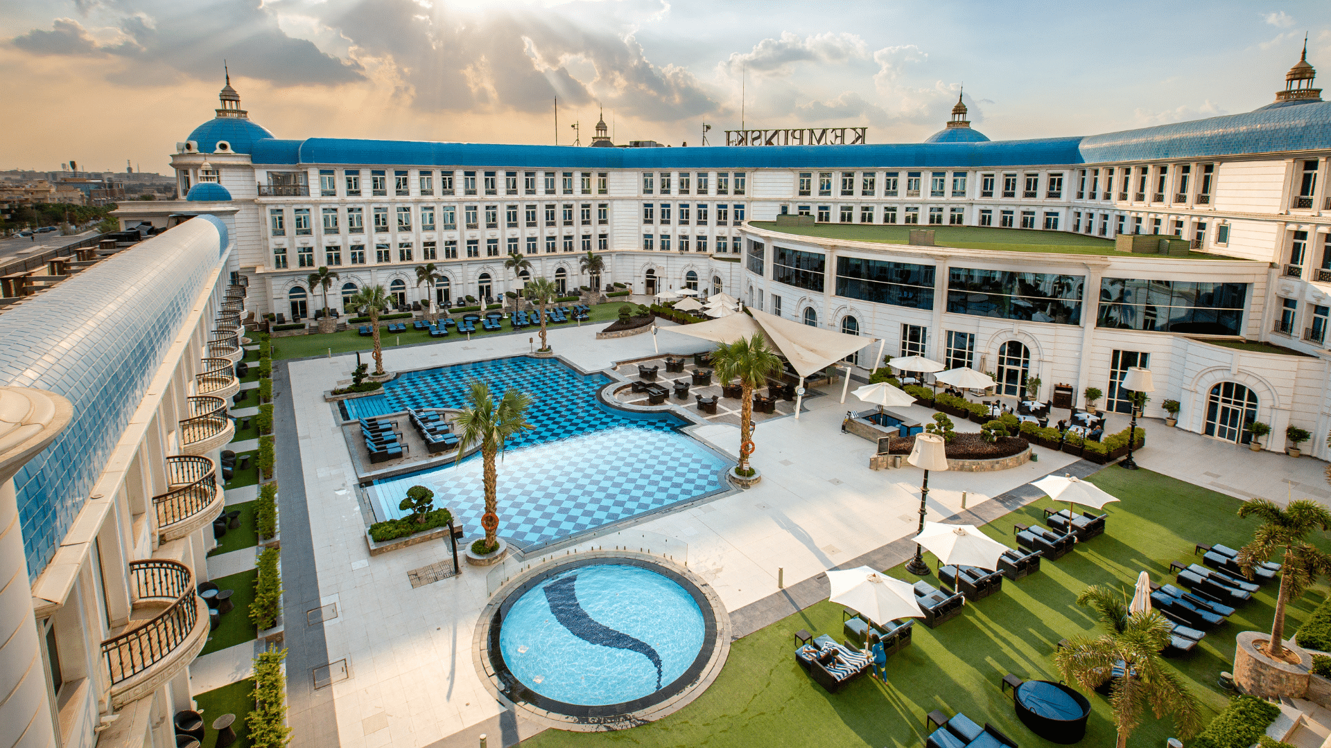 Royal Maxim Palace Kempinski Kairo Innenhof