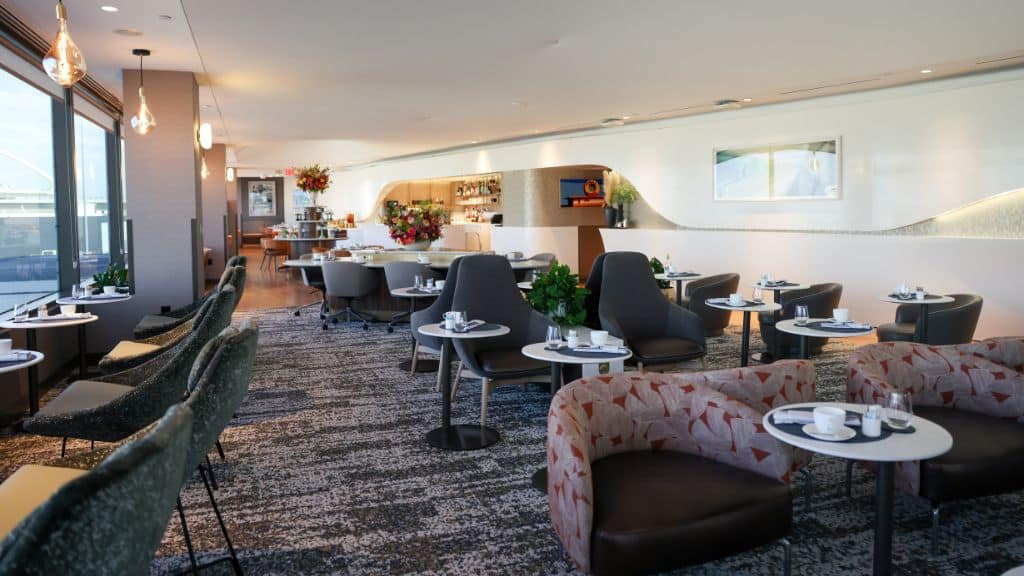 Delta Lounge Lax