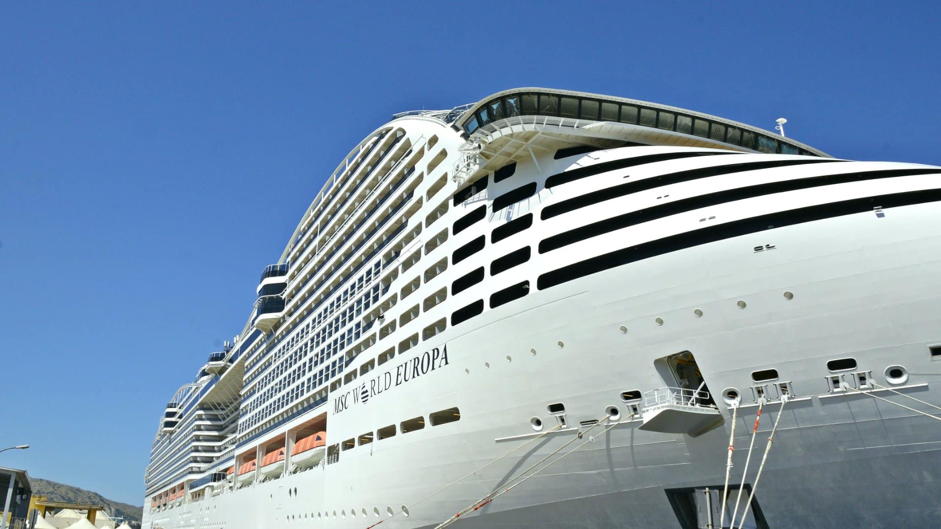 MSC World Europa Kreuzfahrtschiff Aussenansicht