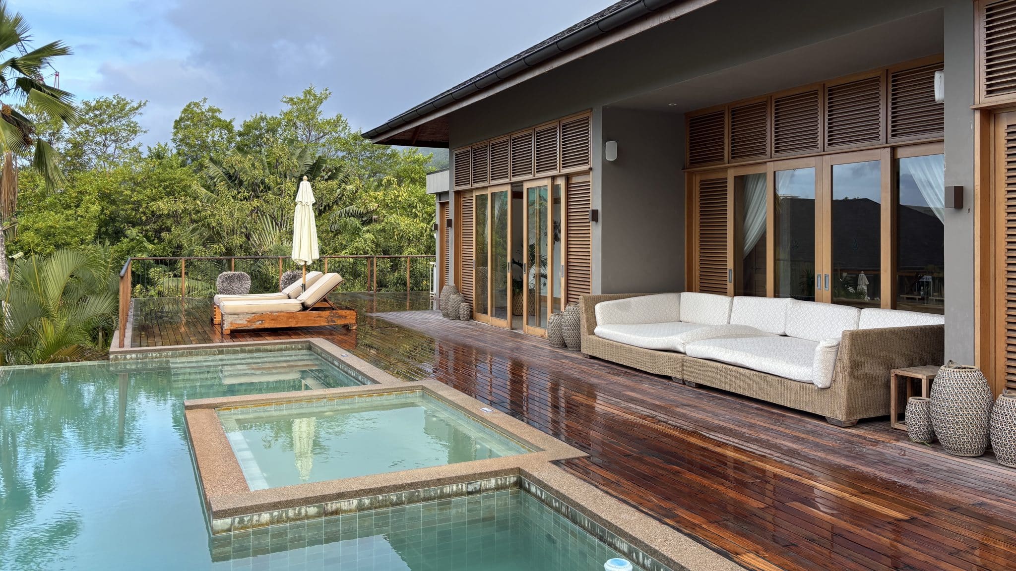 Rooftop Pool Spa 2