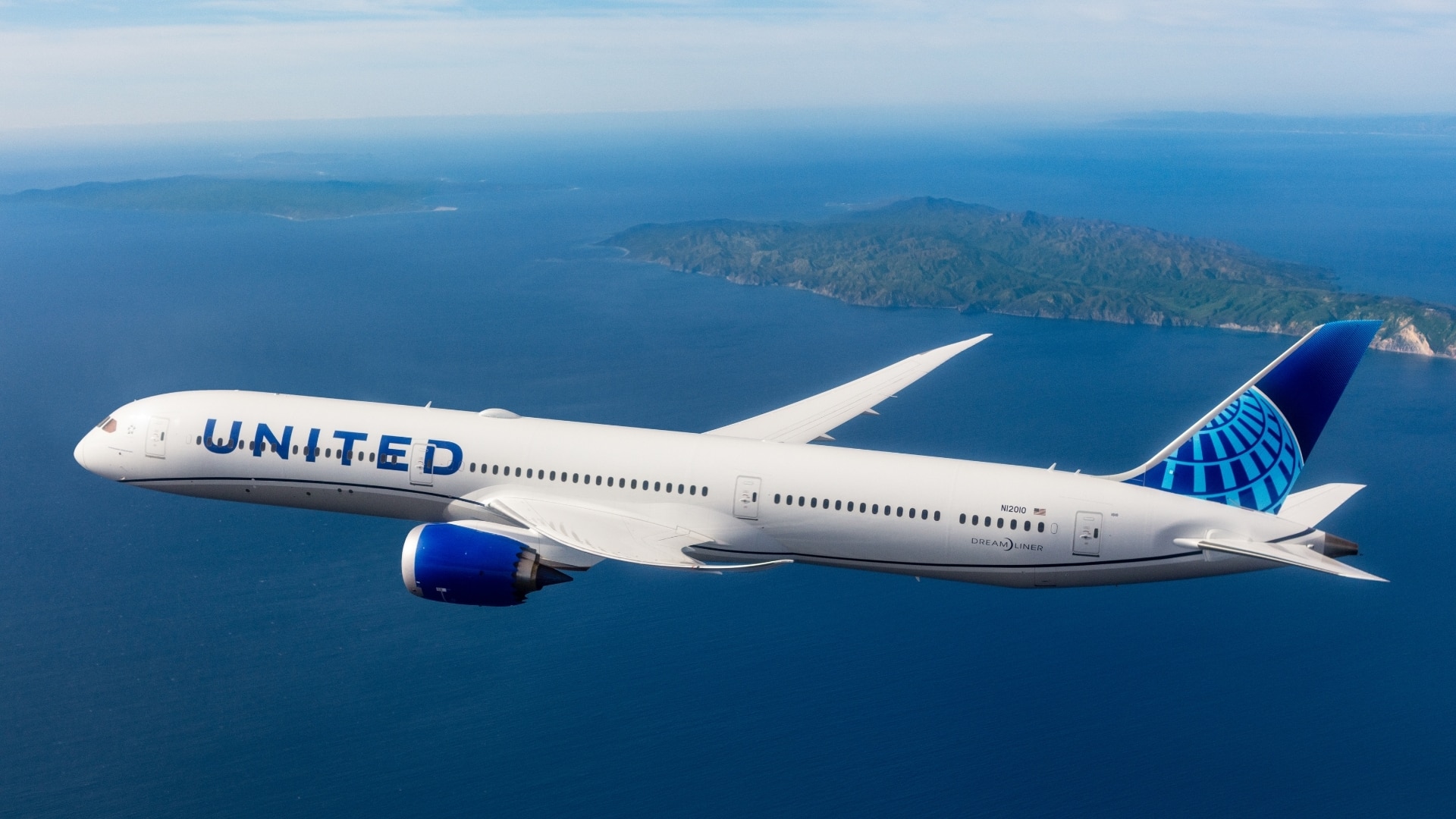 United Airlines Boeing 787 10 Dreamliner