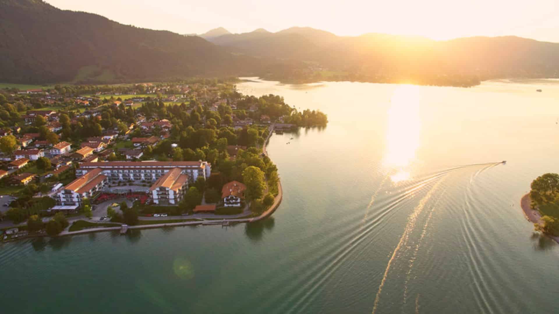 Althoff Seehotel Ueberfahrt Aussenansicht am Tegernsee
