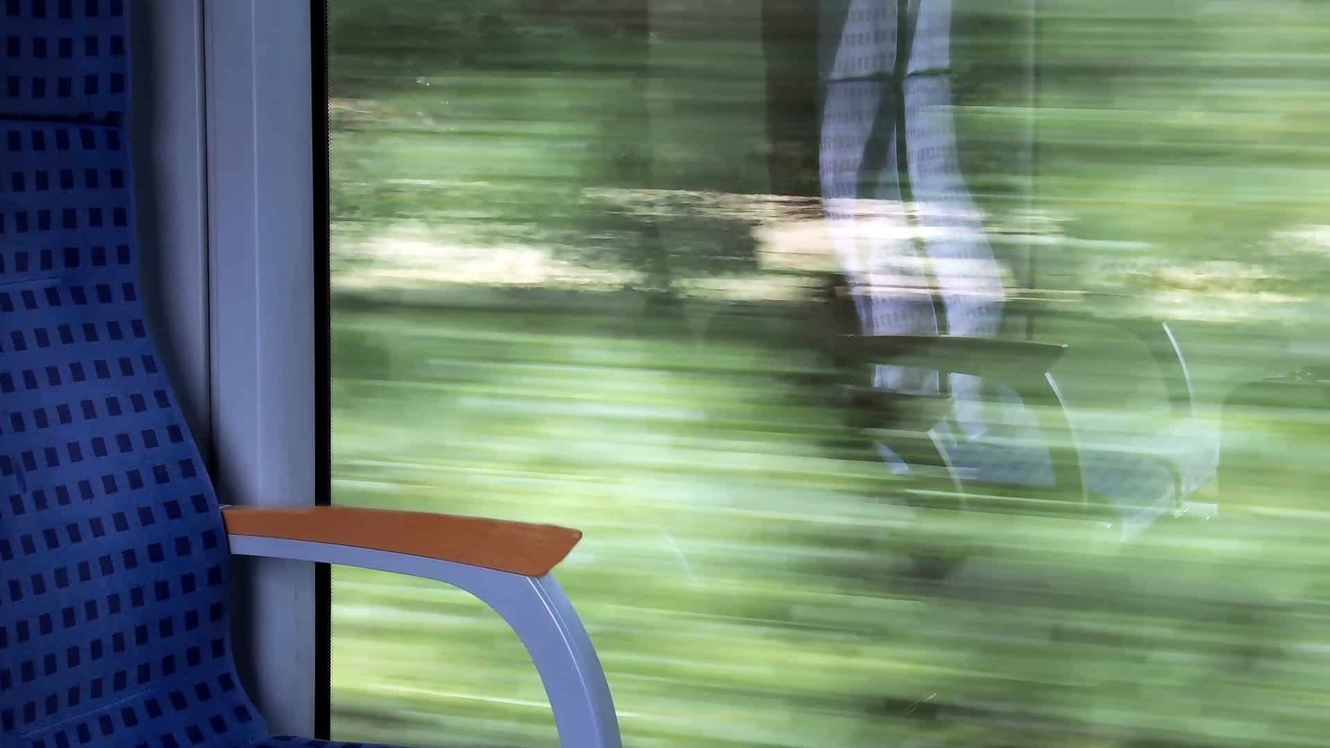Zug auf einer Interrail-Strecke