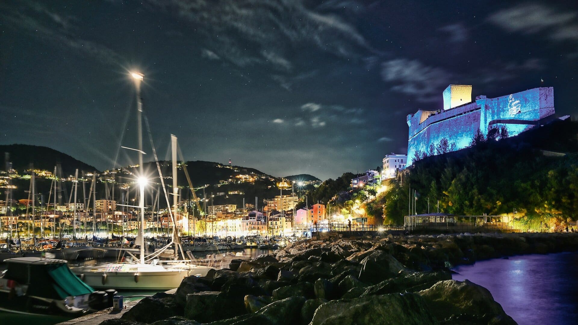 Hafen und Burg von Lerici an der ligurischen Riviera