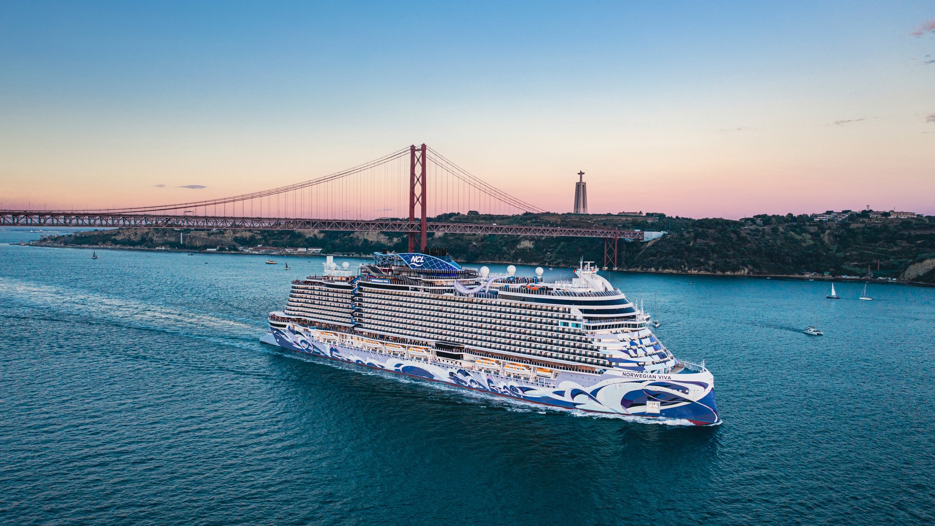 Die Norwegian Viva vor Lissabon