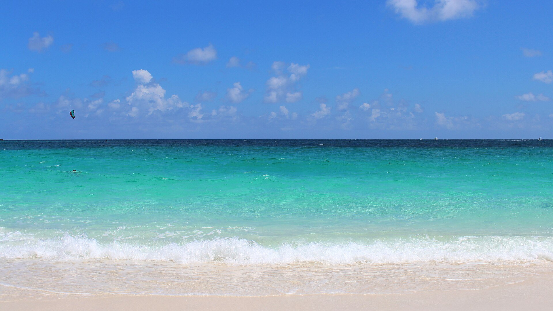 Sandstrand auf Paradise Island auf den Bahamas