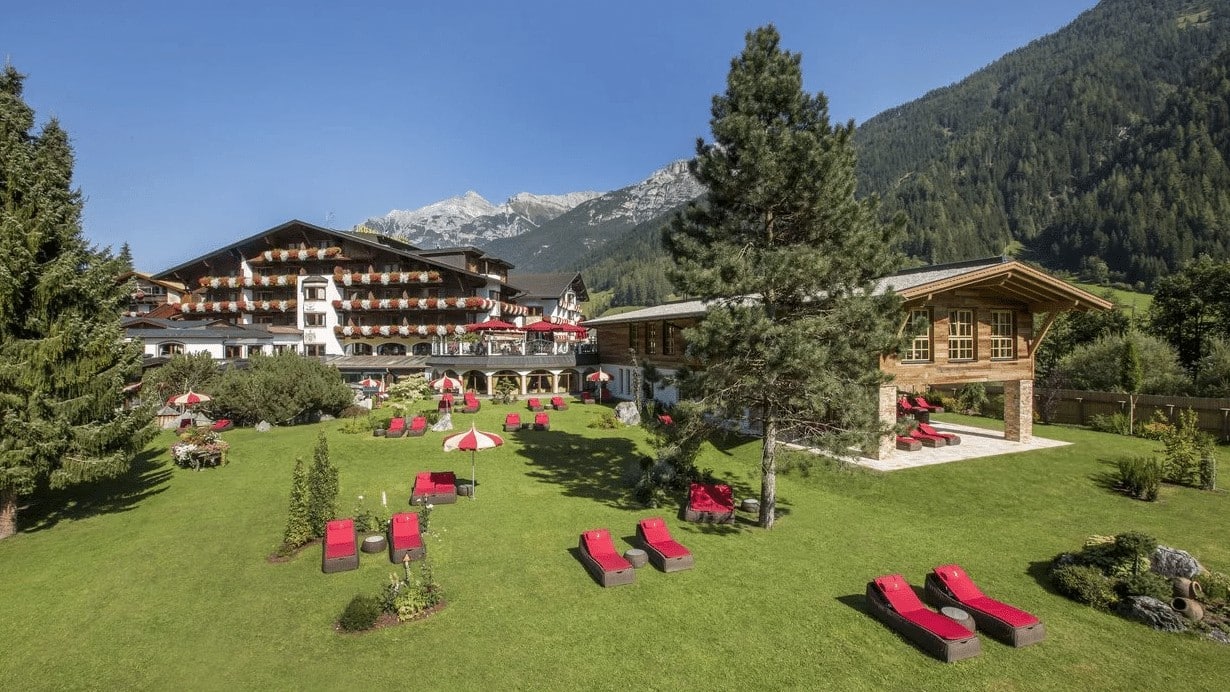 Spa Hotel Jagdhof Neustift Aussenansicht 16 9
