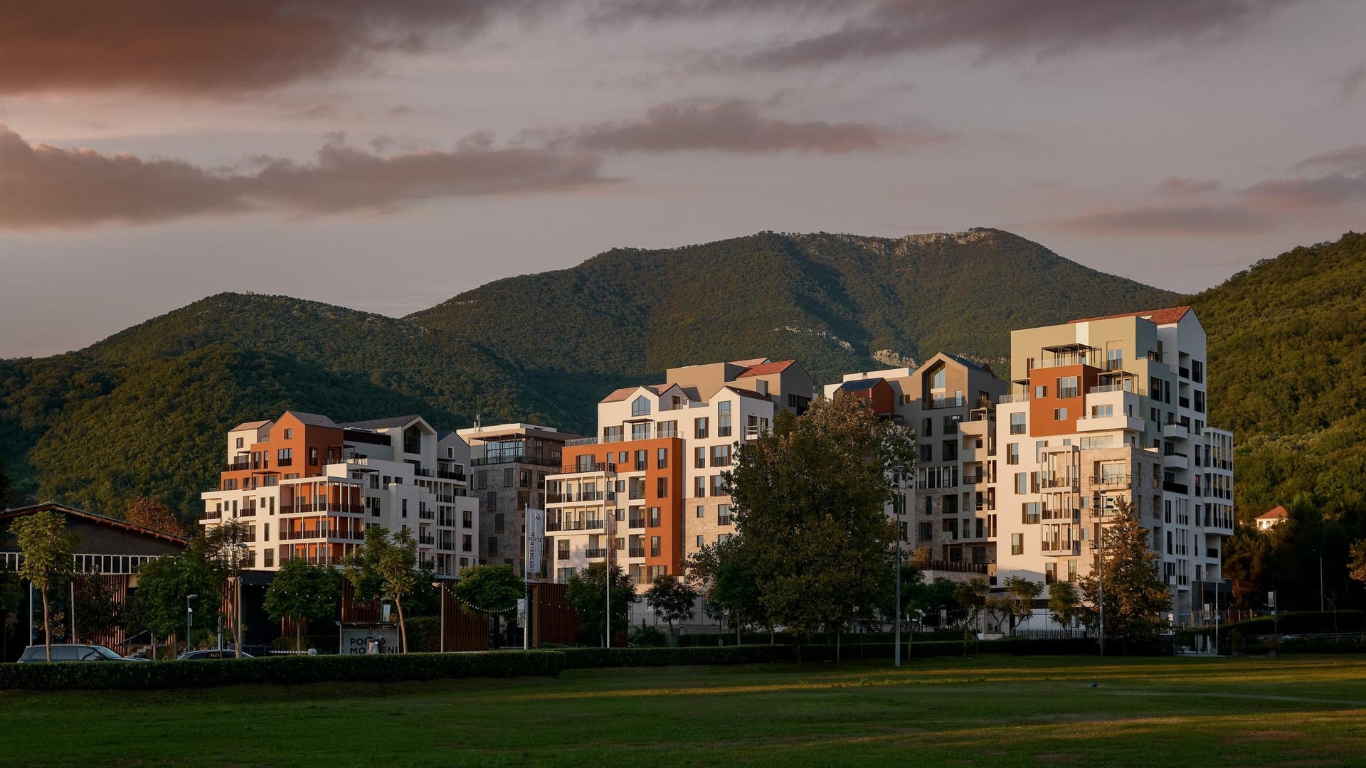 SIRO Porto Montenegro Outside