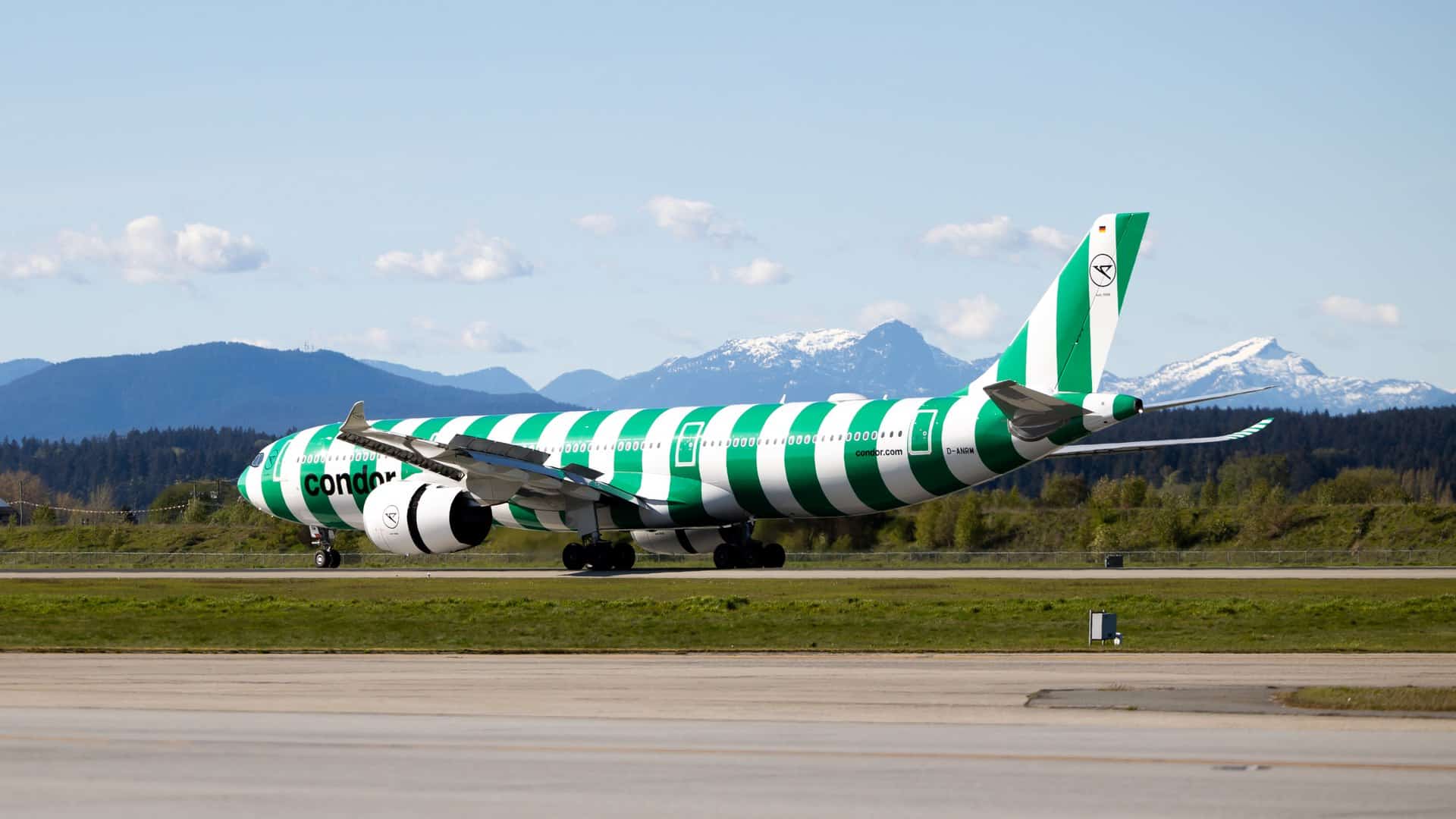 Condor Airbus A330neo auf dem Rollfeld