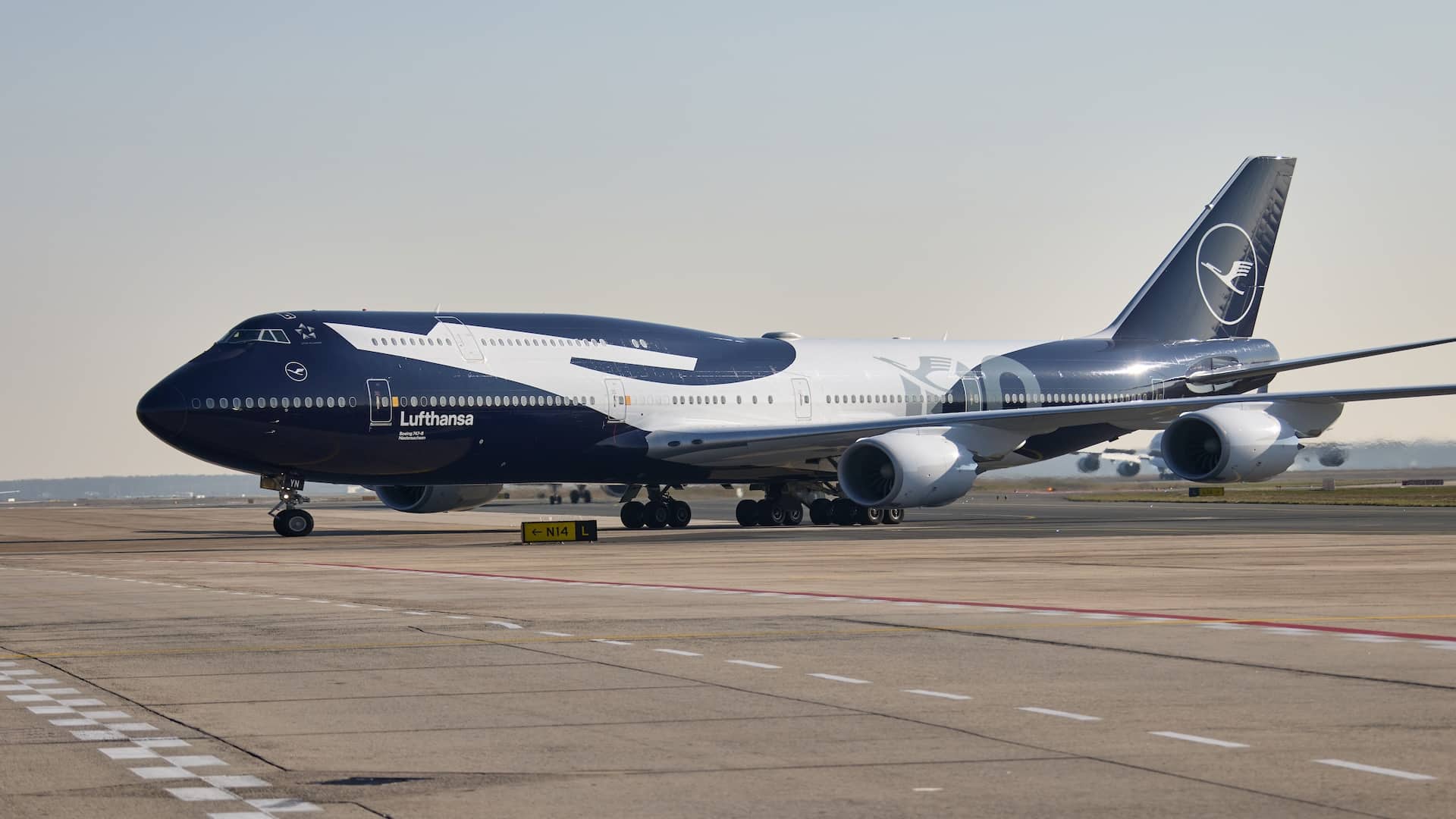 Lufthansa 100