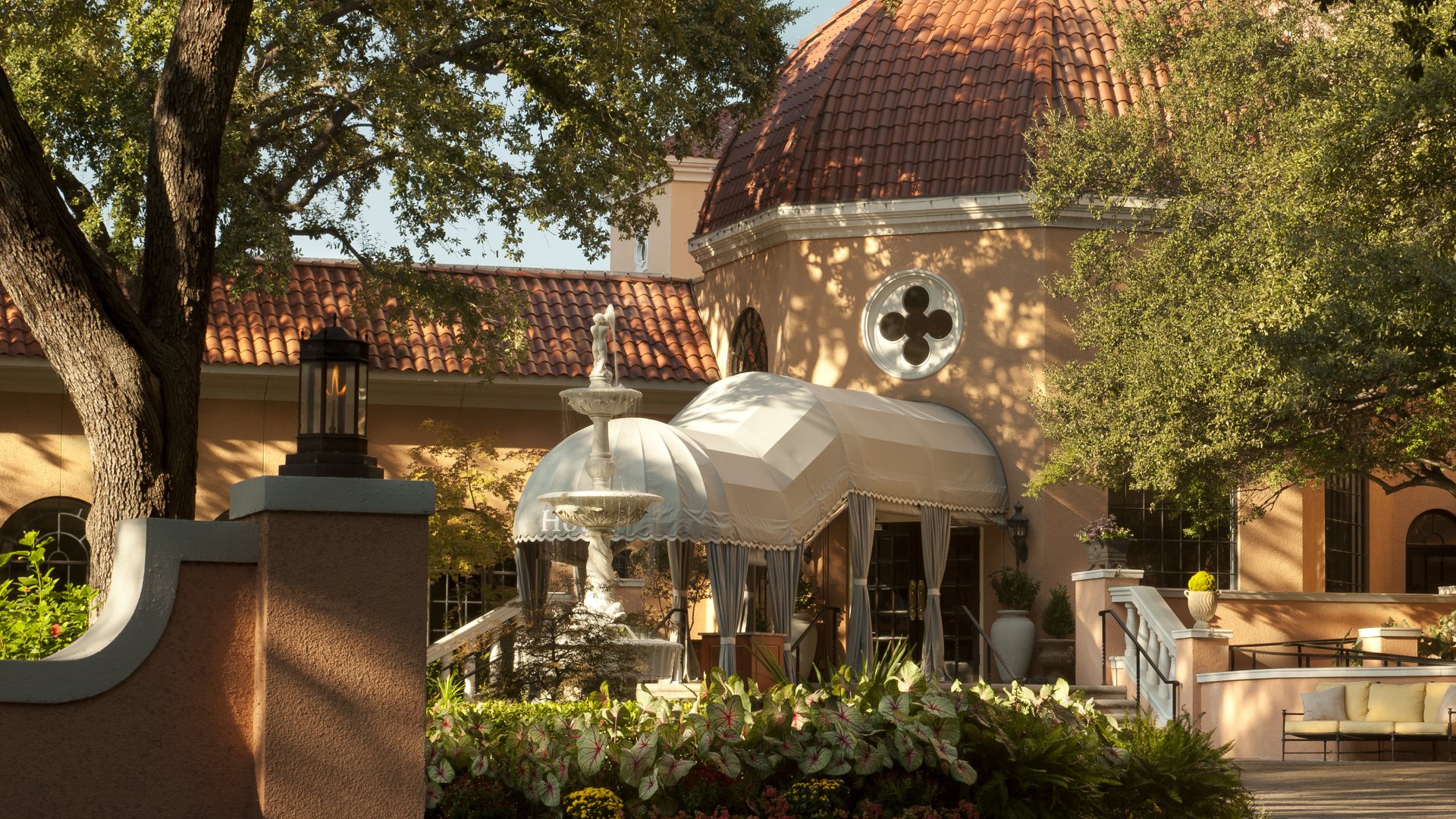 Aussenansicht der Villa des Rosewood Mansion on Turtle Creek