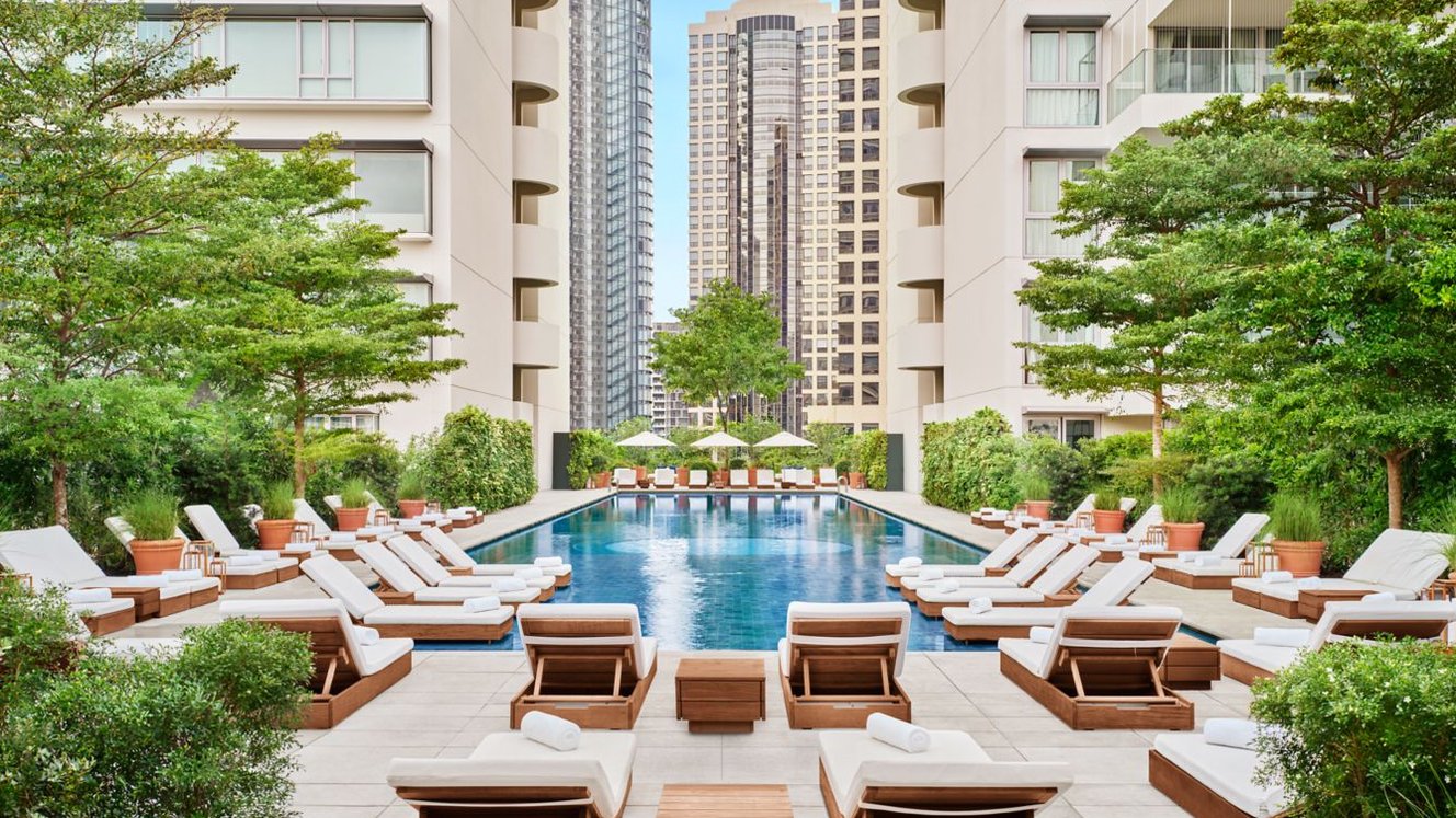 The Singapore Edition Pool 16x9 1