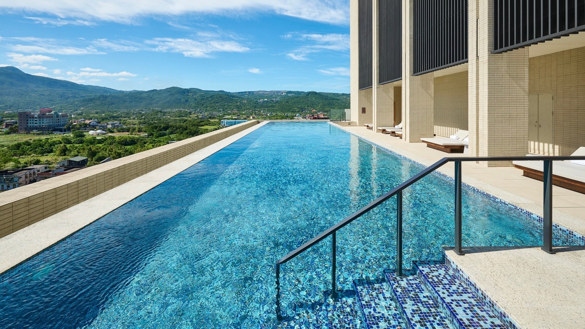 InterContinental New Taipei Hot Spring Infinity Pool